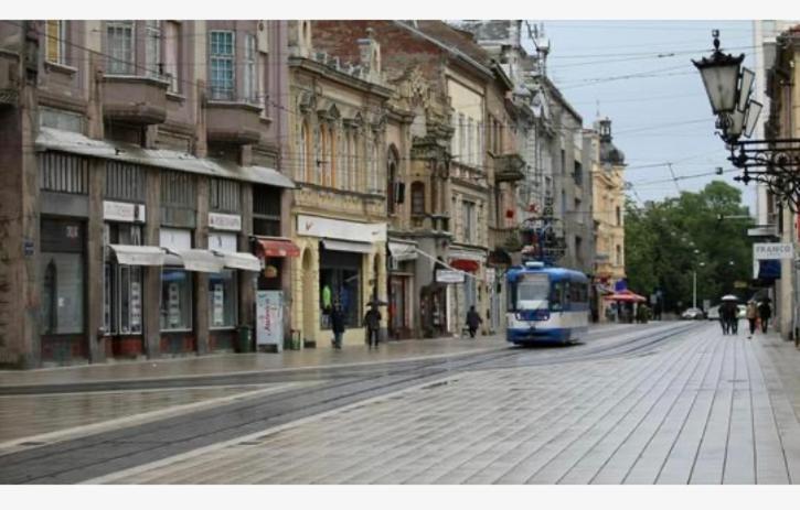 Apartmán Square 12 Osijek Exteriér fotografie